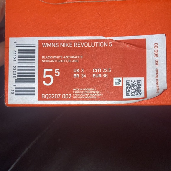 Brand new black/white women’s Nike revolution 5 - Picture 5 of 6
